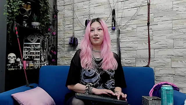 Snapshot of CruelMistress chatting on 02/24/25, 02:30 CruelMistress online show from 02/24/25, 02:30
