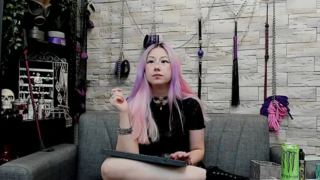 Snapshot of CruelMistress chatting on 06/06/26, 11:54 CruelMistress online show from 06/06/26, 11:54
