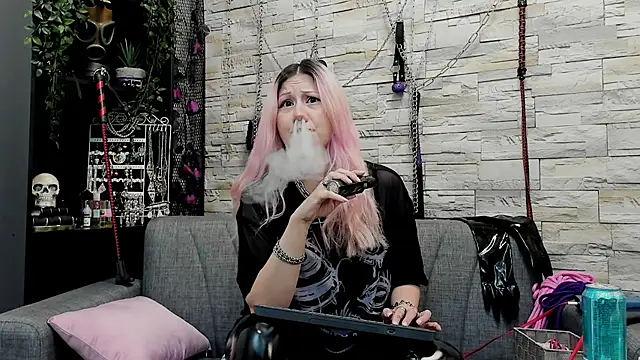Snapshot of CruelMistress chatting on 03/18/25, 11:31 CruelMistress online show from 03/18/25, 11:31