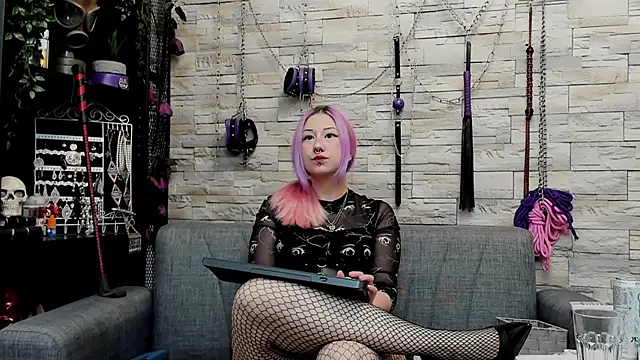 Snapshot of CruelMistress chatting on 06/02/26, 12:43 CruelMistress online show from 06/02/26, 12:43