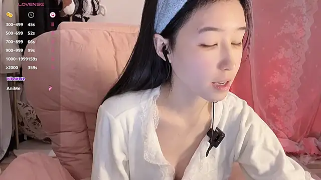 JennieKim RoseannePark online show from 02/25/25, 02:48