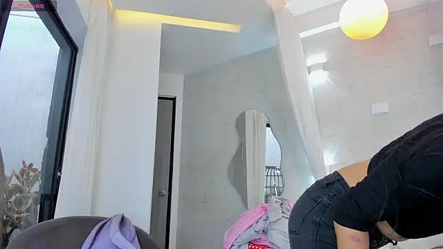 Venusflame   online show from 09/15/25, 12:38