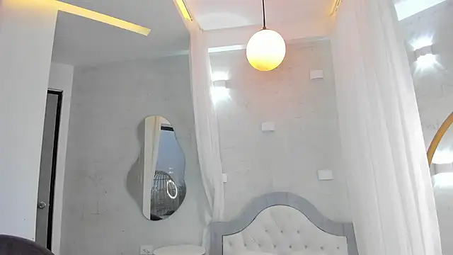 Venusflame   online show from 12/15/25, 11:38