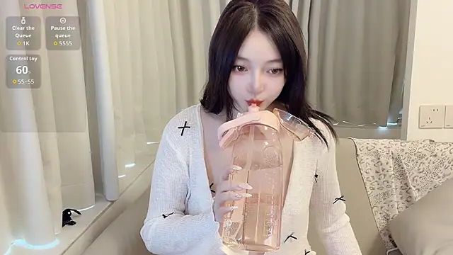 Snapshot of Kulomiyee_koi chatting on 06/10/26, 06:47 Kulomiyee koi online show from 06/10/26, 06:47