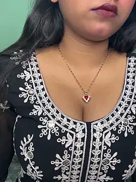 Ishaani 0 online show from 03/26/26, 04:38