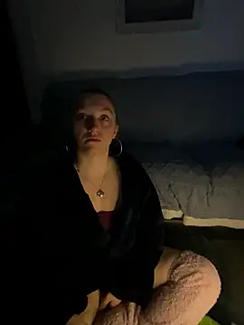 Snapshot of Stoner_BarbieXX chatting on 03/04/26, 10:50 Stoner BarbieXX online show from 03/04/26, 10:50