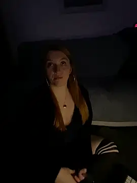 Snapshot of Stoner_BarbieXX chatting on 01/07/26, 10:37 Stoner BarbieXX online show from 01/07/26, 10:37