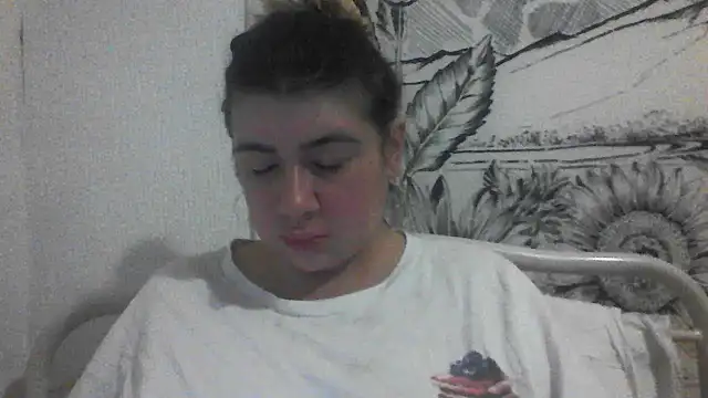 Snapshot of CamilaCherryX chatting on 10/02/25, 07:39 CamilaCherryX online show from 10/02/25, 07:39