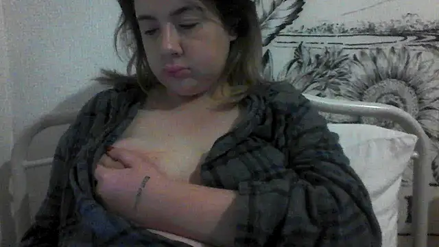 Snapshot of CamilaCherryX chatting on 09/25/25, 08:26 CamilaCherryX online show from 09/25/25, 08:26