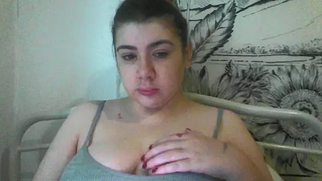 Snapshot of CamilaCherryX chatting on 10/05/25, 02:30 CamilaCherryX online show from 10/05/25, 02:30