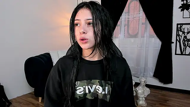 myeimmy 33 online show from 09/20/25, 03:39