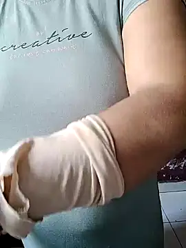 Snapshot of milf-kaira chatting on 12/21/24, 06:30 milf-kaira online show from 12/21/24, 06:30