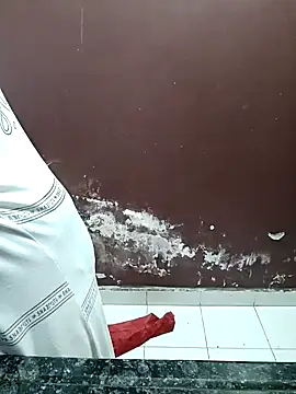 Snapshot of milf-kaira chatting on 12/20/24, 01:58 milf-kaira online show from 12/20/24, 01:58