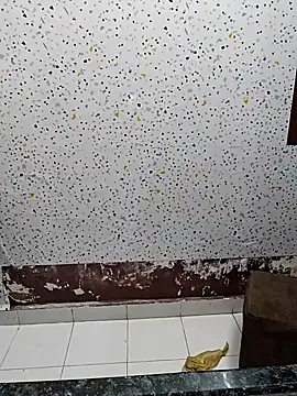 Snapshot of milf-kaira chatting on 01/06/25, 02:04 milf-kaira online show from 01/06/25, 02:04