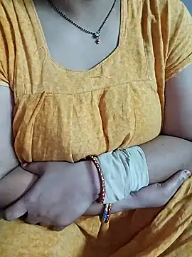 Snapshot of milf-kaira chatting on 12/21/24, 06:00 milf-kaira online show from 12/21/24, 06:00