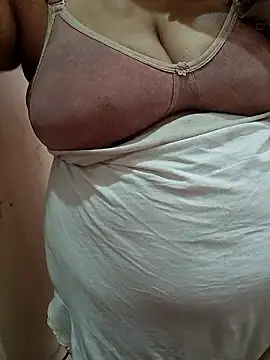 milf-kaira online show from 01/12/26, 07:15