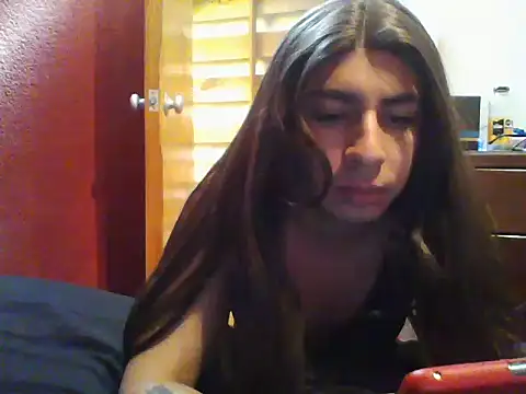 Snapshot of Yasmin_Paez99 chatting on 10/21/25, 07:24 Yasmin Paez99 online show from 10/21/25, 07:24