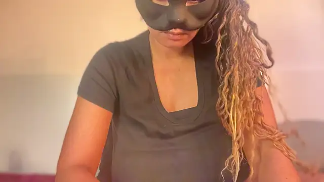 SCARLET-SANTANA online show from 10/25/25, 03:56