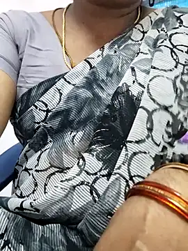 Snapshot of Tamilrojanew chatting on 10/08/25, 06:59 Tamilrojanew online show from 10/08/25, 06:59