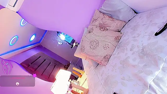 Shanelengel online show from 10/19/25, 05:43