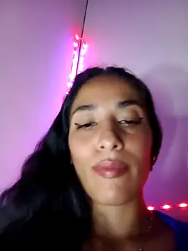 chloewildd  online show from 11/06/25, 04:16