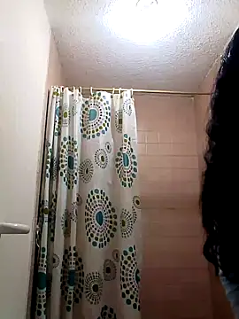 chloewildd  online show from 02/05/25, 12:06