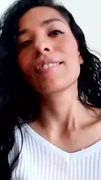 chloewildd  online show from 02/02/25, 03:49