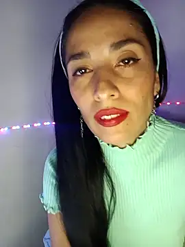 Snapshot of chloewildd_ chatting on 05/10/26, 10:22 chloewildd online show from 05/10/26, 10:22
