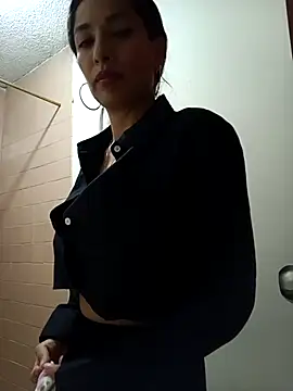chloewildd  online show from 04/05/26, 10:16