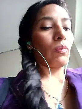 chloewildd  online show from 11/02/25, 09:09