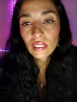 Snapshot of chloewildd_ chatting on 05/16/26, 11:59 chloewildd online show from 05/16/26, 11:59