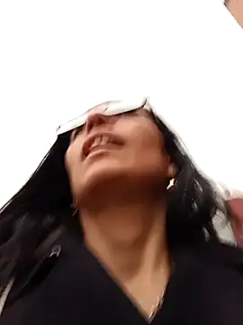 chloewildd  online show from 10/23/25, 10:41