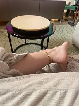 Petite moi online show from 02/21/26, 10:28