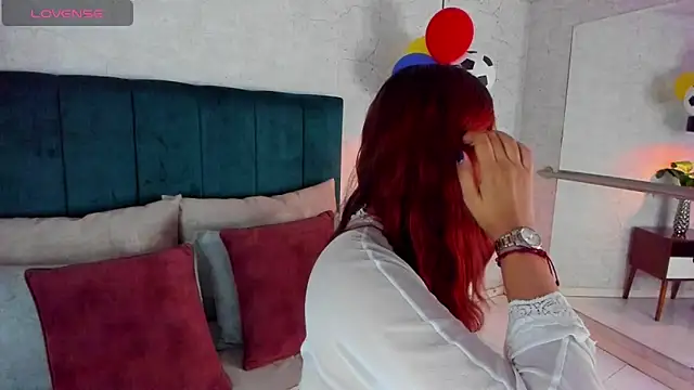 Snapshot of AdeleAndersonn chatting on 06/19/26, 04:57 AdeleAndersonn online show from 06/19/26, 04:57