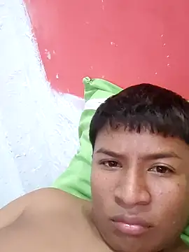 Snapshot of Tu_papi_69_ chatting on 10/06/25, 04:57 Tu papi 69 online show from 10/06/25, 04:57