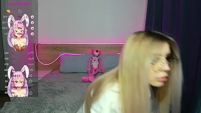 Snapshot of Kitty_Aurora chatting on 12/06/24, 03:50 Kitty Aurora online show from 12/06/24, 03:50