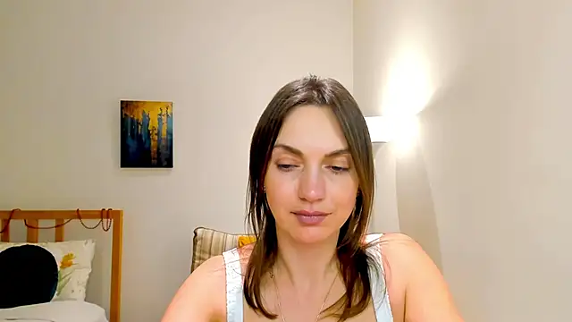 Snapshot of LovelyeeMia chatting on 12/23/24, 06:26 LovelyeeMia online show from 12/23/24, 06:26
