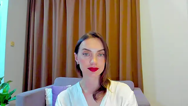 Snapshot of LovelyeeMia chatting on 10/20/25, 10:38 LovelyeeMia online show from 10/20/25, 10:38