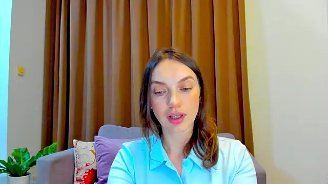 Snapshot of LovelyeeMia chatting on 10/05/25, 12:07 LovelyeeMia online show from 10/05/25, 12:07