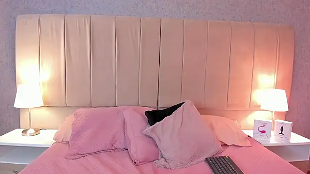 megan bat online show from 12/22/24, 03:55