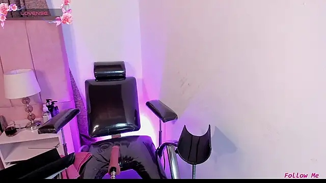 megan bat online show from 01/10/25, 01:31