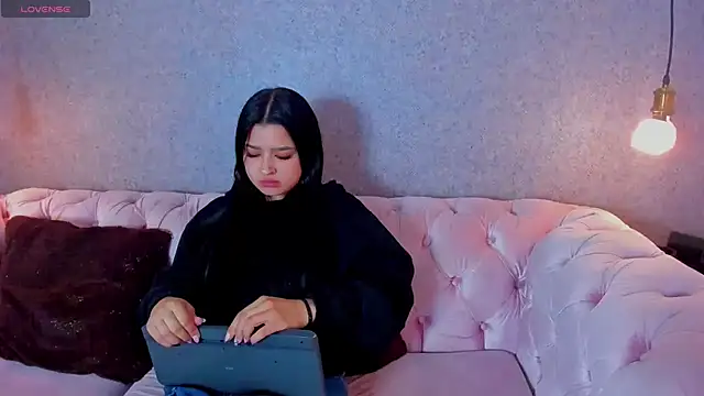 megan bat online show from 02/01/25, 04:00