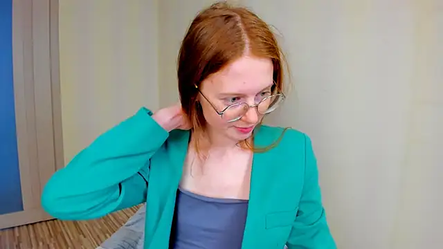 Snapshot of Fire_Luna chatting on 10/16/25, 07:38 Fire Luna online show from 10/16/25, 07:38