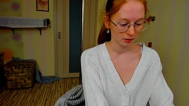 Snapshot of Fire_Luna chatting on 10/06/25, 04:46 Fire Luna online show from 10/06/25, 04:46