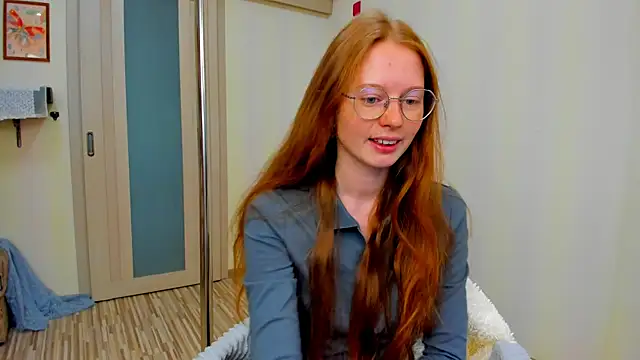 Snapshot of Fire_Luna chatting on 10/07/25, 06:47 Fire Luna online show from 10/07/25, 06:47