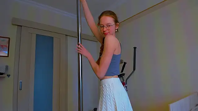 Fire Luna online show from 02/04/26, 06:08