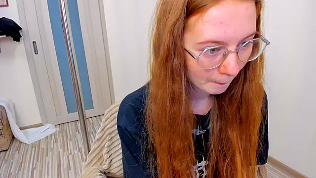 Snapshot of Fire_Luna chatting on 11/01/25, 05:25 Fire Luna online show from 11/01/25, 05:25