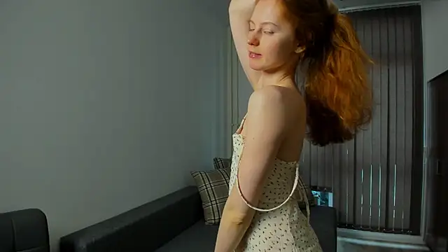 Snapshot of Fire_Luna chatting on 12/20/24, 08:38 Fire Luna online show from 12/20/24, 08:38