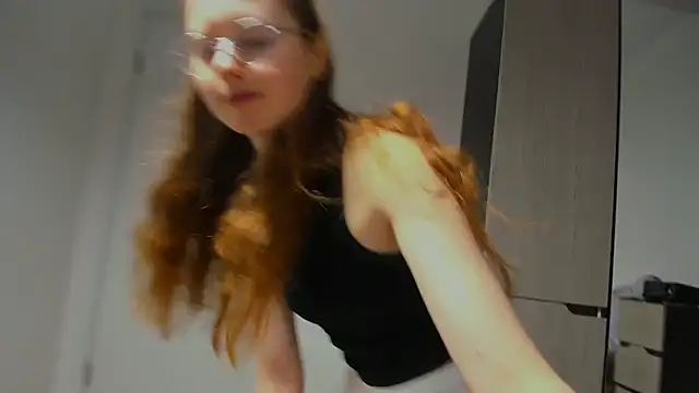 Snapshot of Fire_Luna chatting on 02/10/25, 09:58 Fire Luna online show from 02/10/25, 09:58