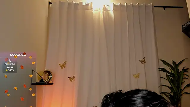 Snapshot of Kaaiiri chatting on 12/17/25, 12:54 Kaaiiri online show from 12/17/25, 12:54